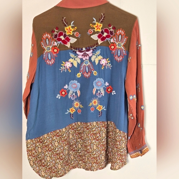 John Mark Embroidered Boho Patchwork Art To Wear Button Down, Size Medium P - Picture 3 of 6